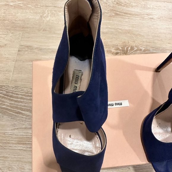 Gently used Miu Miu suede heels in navy - Picture 5 of 7